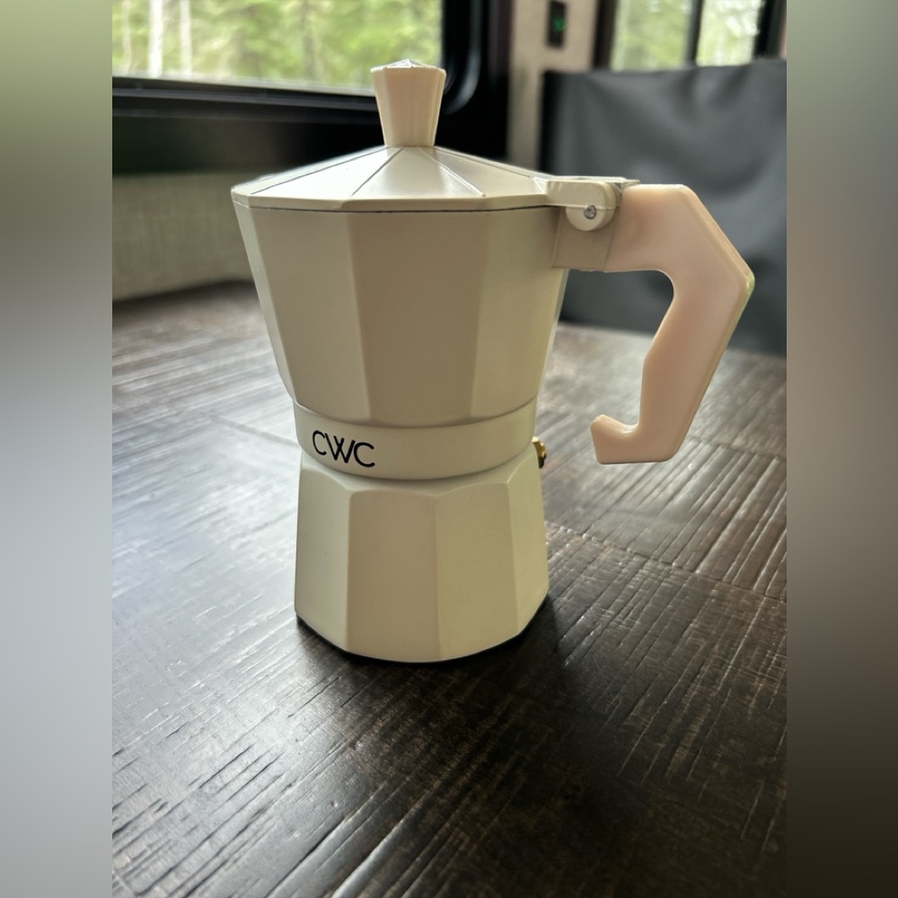 Cream Moka Pot